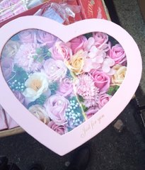 Подарунковий набір мила букет з троянд у коробці рожевий Love Light Rose Flower